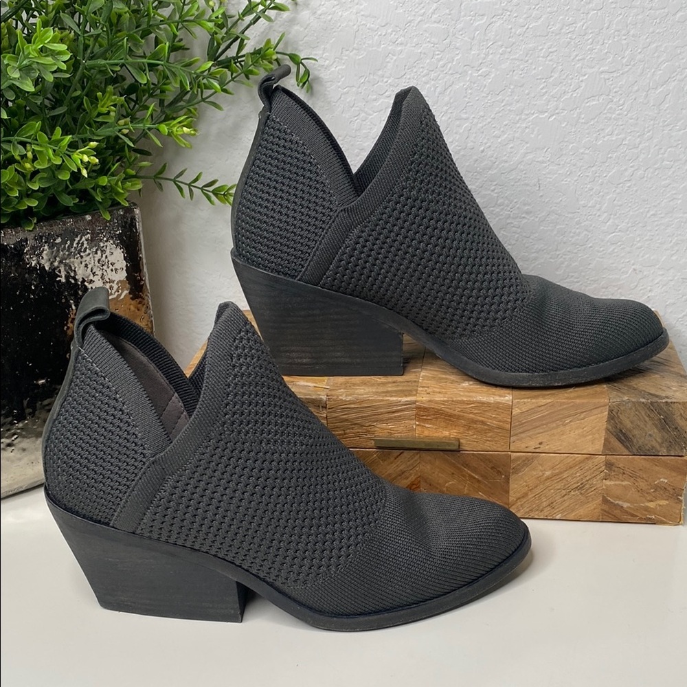 Eileen Fisher Ankle Bootie "Joss" Perforated Fabric Stacked Heel Gray Size 6